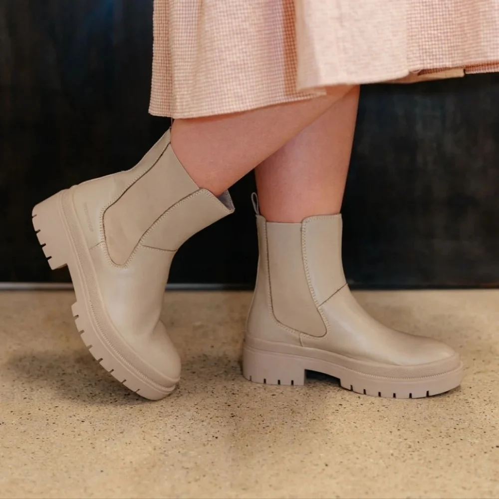 Cougar Women's Swinton-L Boots, Cream Sz 10 Like New